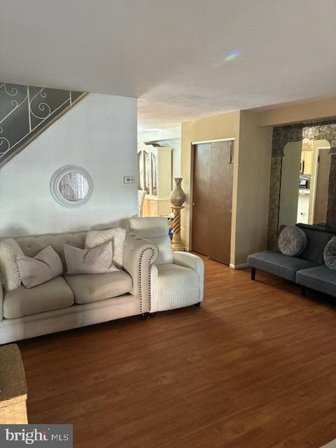6604 Harley Street photo 5