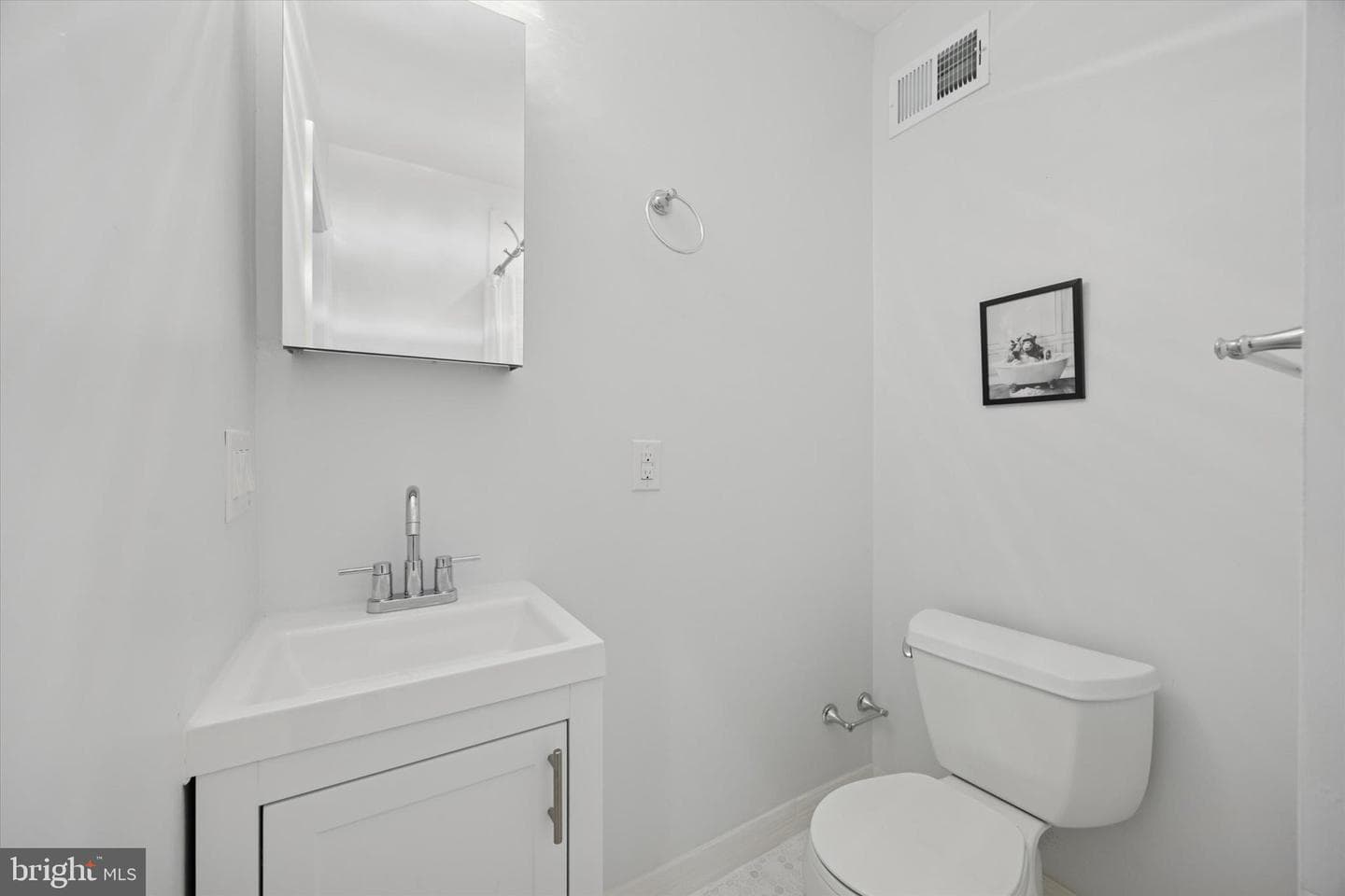 2220 E Harold Street photo 12