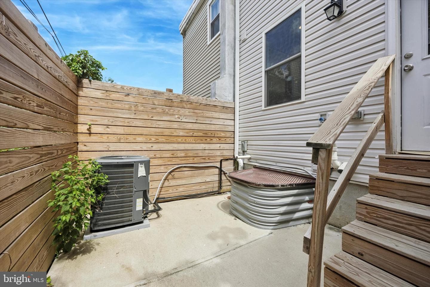 2220 E Harold Street photo 27