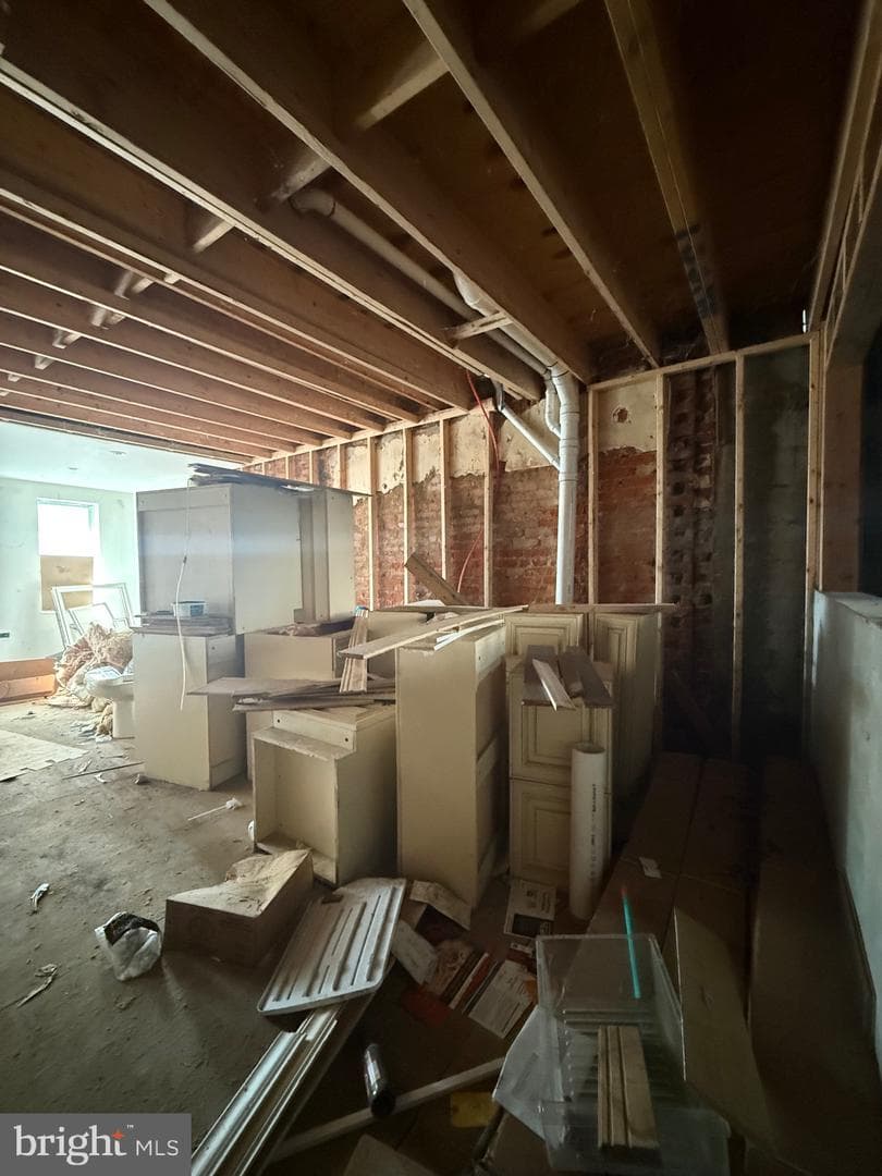 2609 N Waterloo Street photo 9