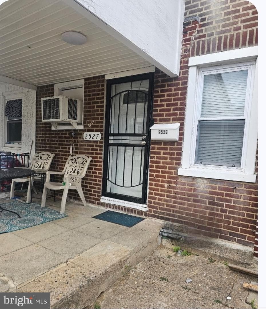 2527 S Massey Street photo 2
