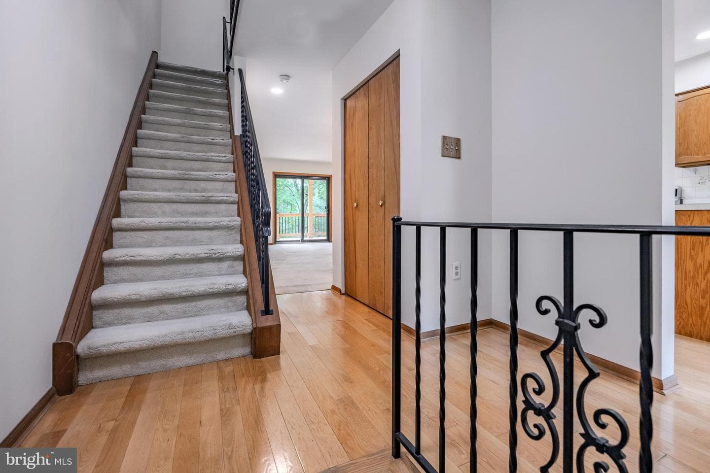 9130 Ayrdalecrescent Street photo 3