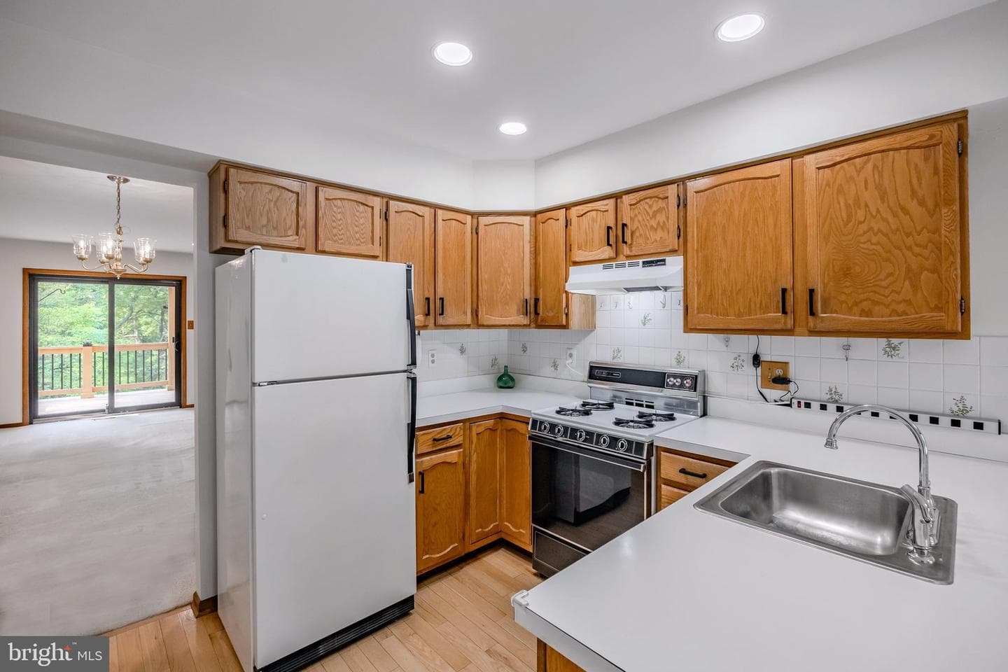 9130 Ayrdalecrescent Street photo 5