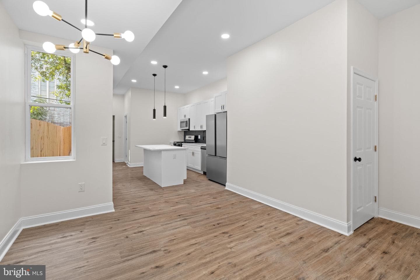 1043 E Chelten Avenue photo 13