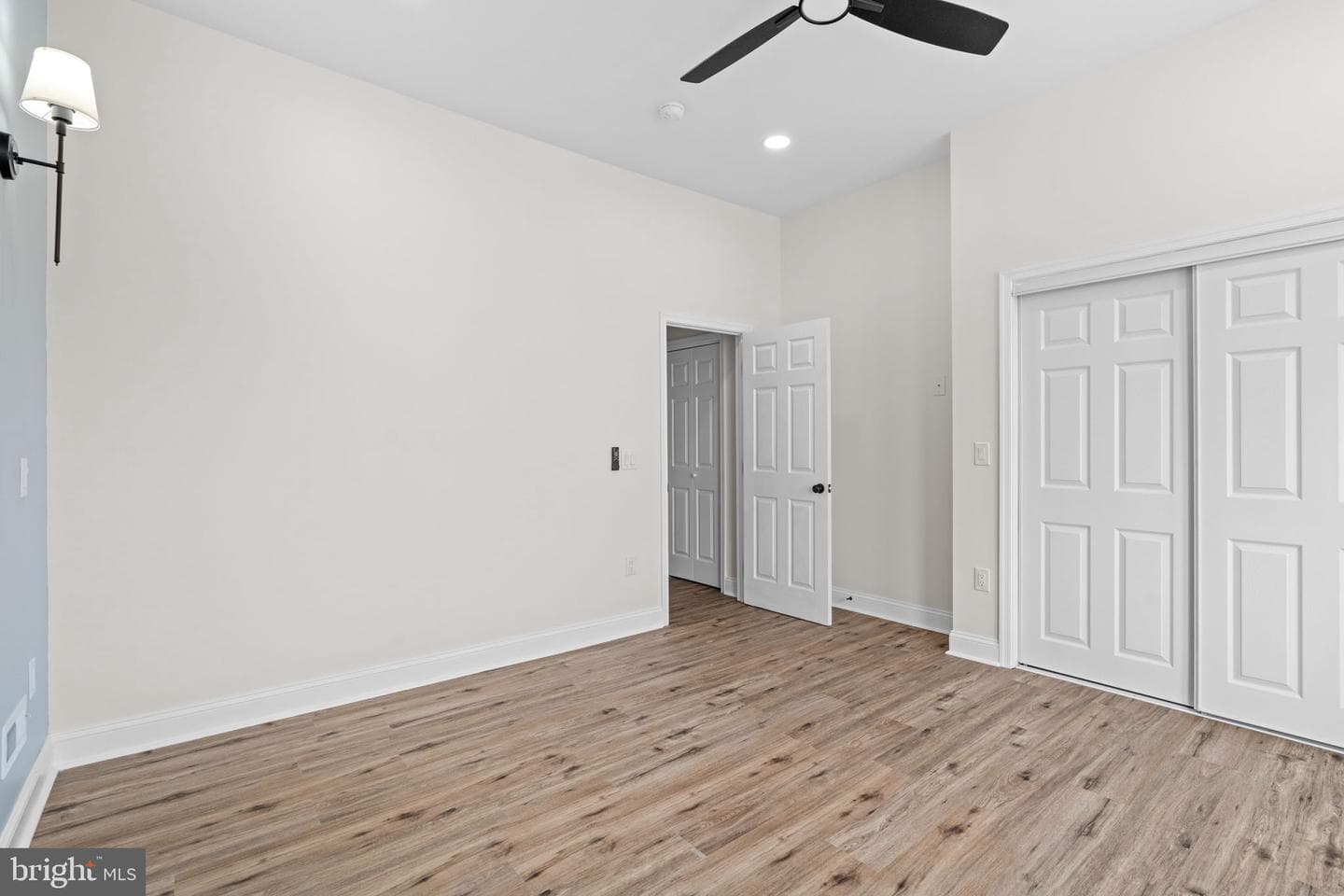 1043 E Chelten Avenue photo 28
