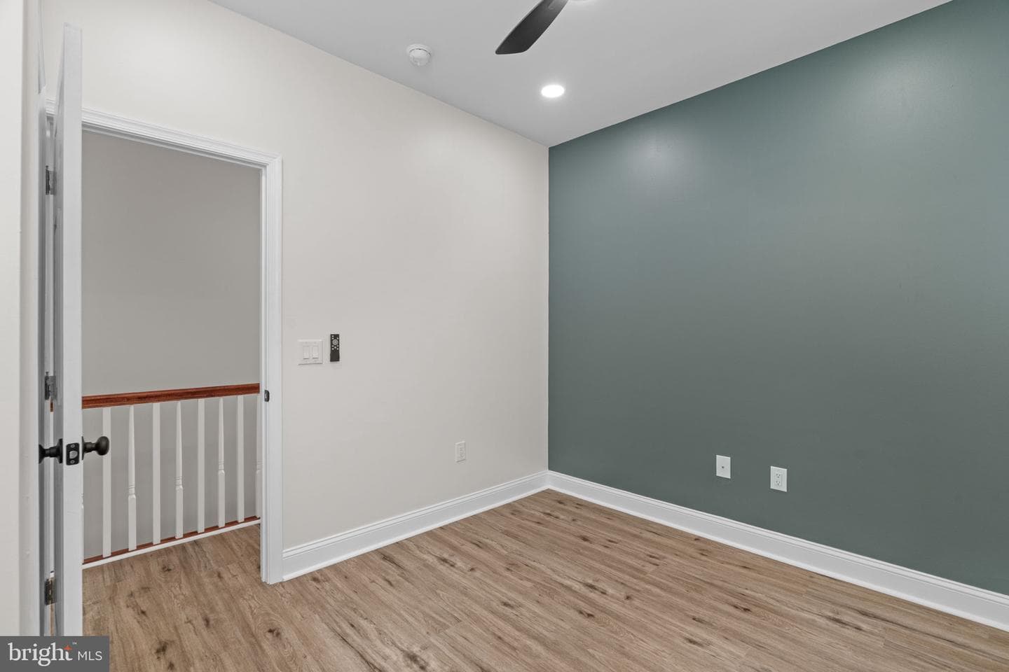 1043 E Chelten Avenue photo 41