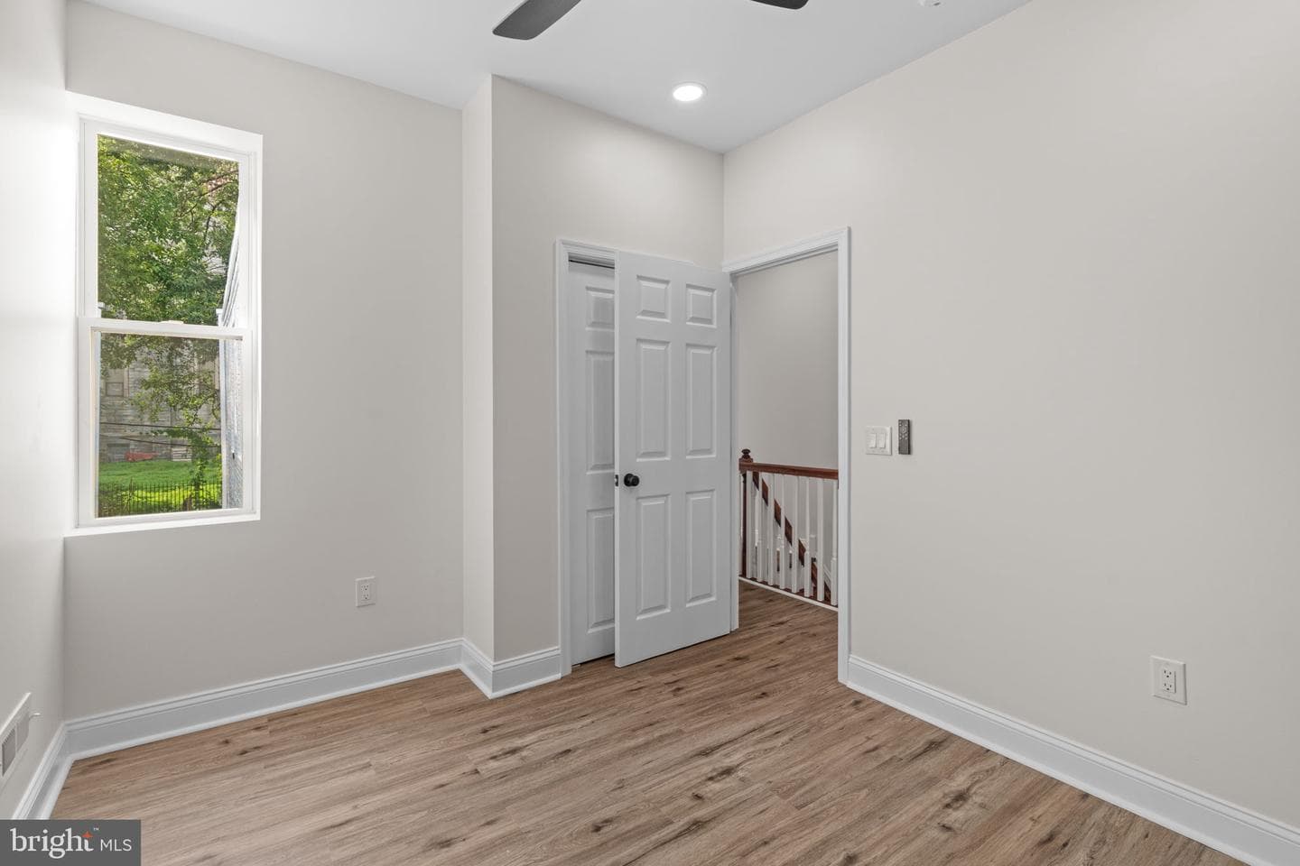 1043 E Chelten Avenue photo 42
