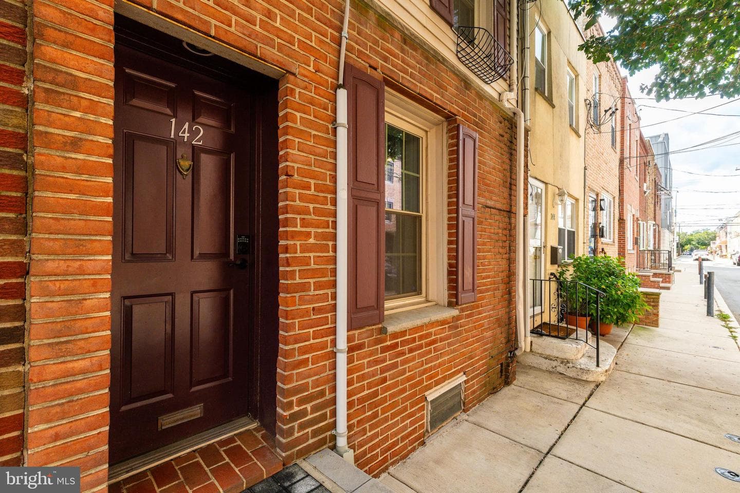142 Watkins Street photo 25