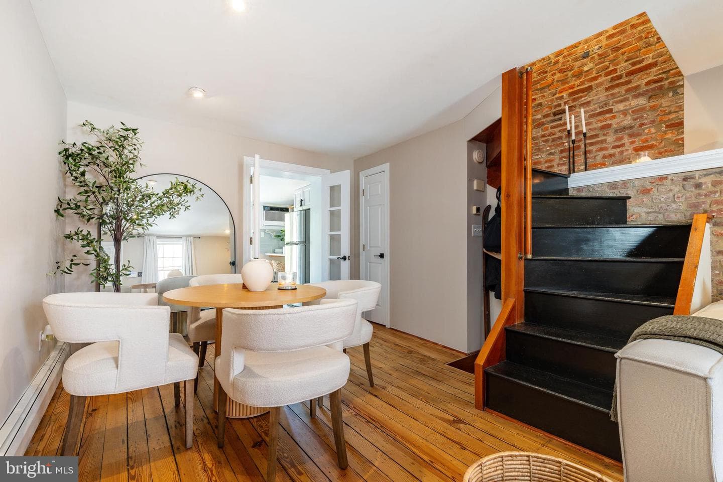 142 Watkins Street photo 6