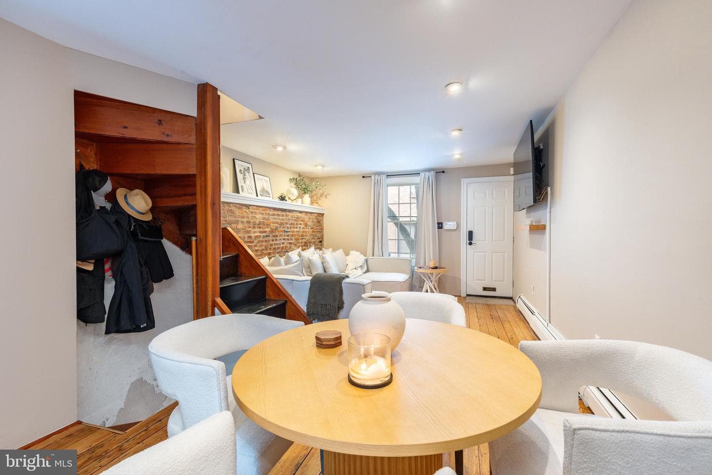 142 Watkins Street photo 9