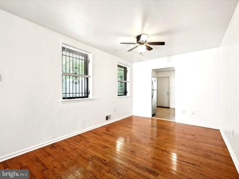 1710 Edgley Street photo 7