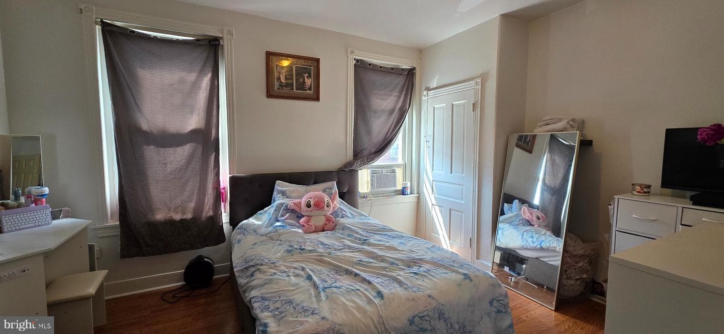 2549 S Fairhill Street photo 5