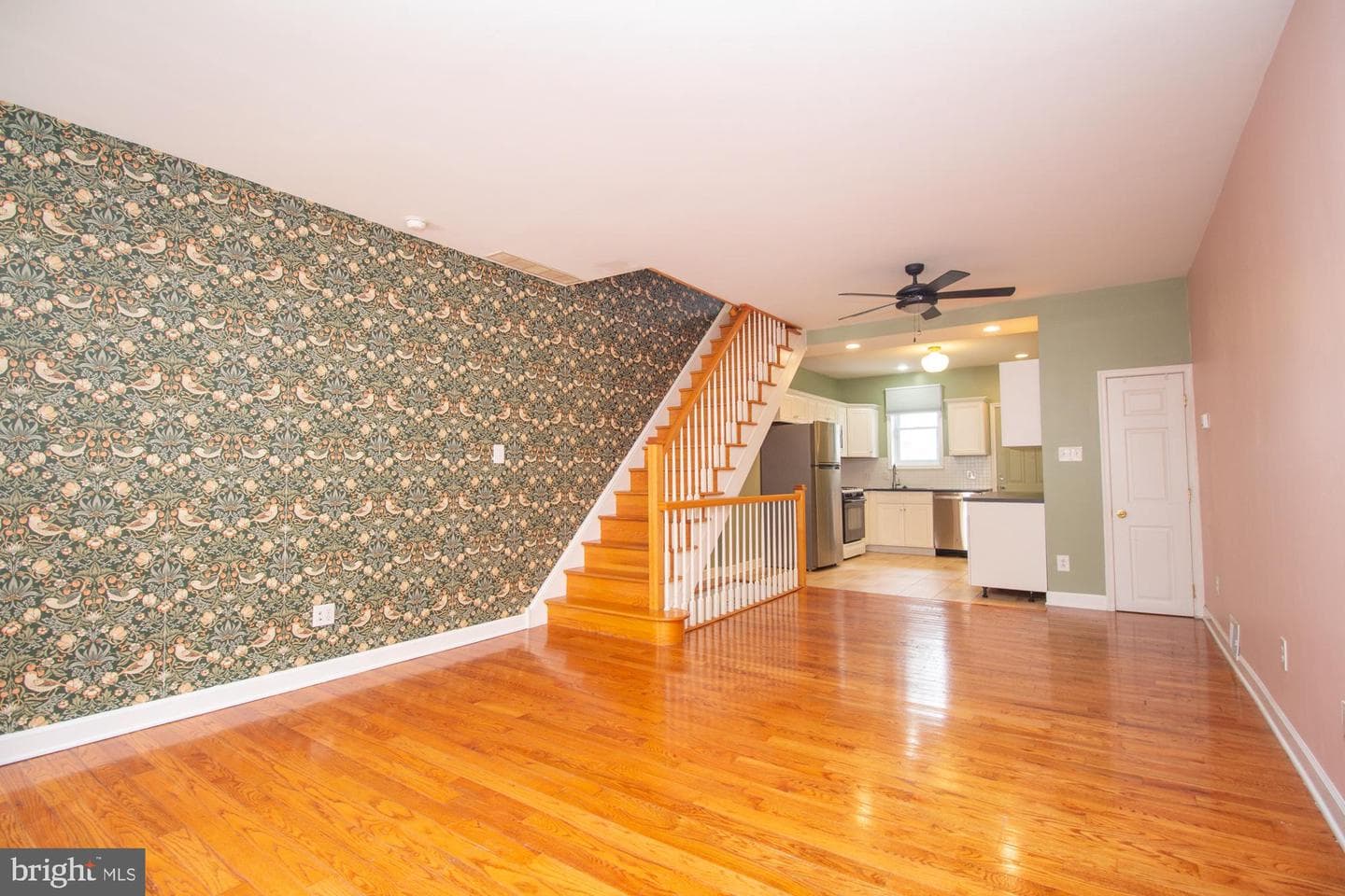 2515 S Hicks Street photo 4