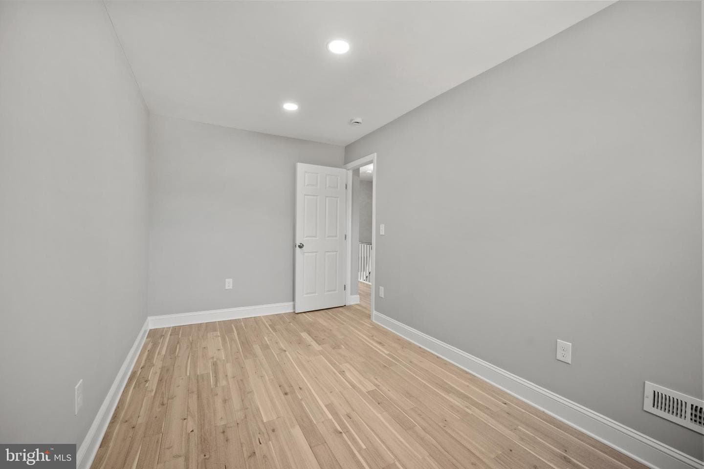 5418 Bingham Street photo 19
