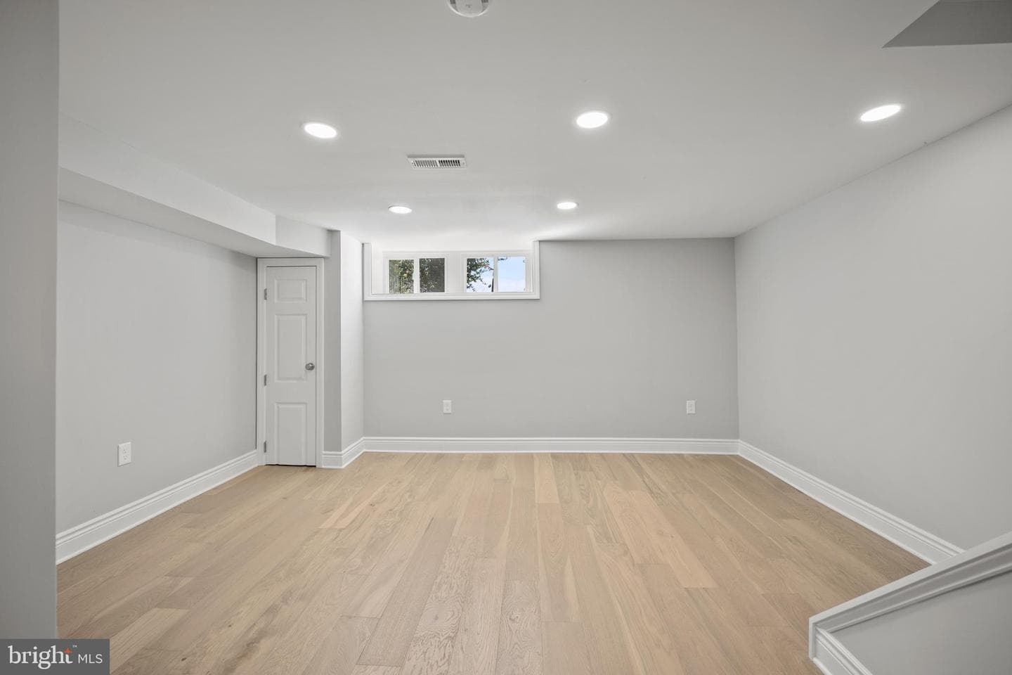 5418 Bingham Street photo 31