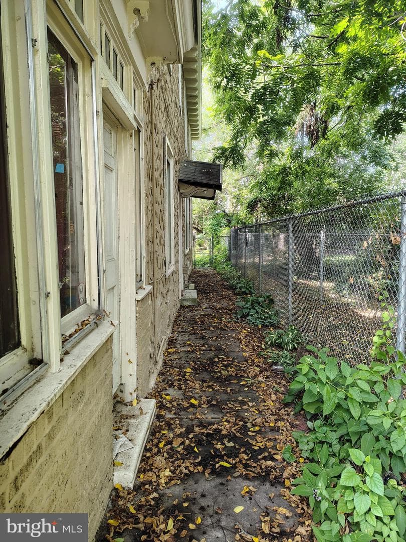 230 N 53rd Street photo 5