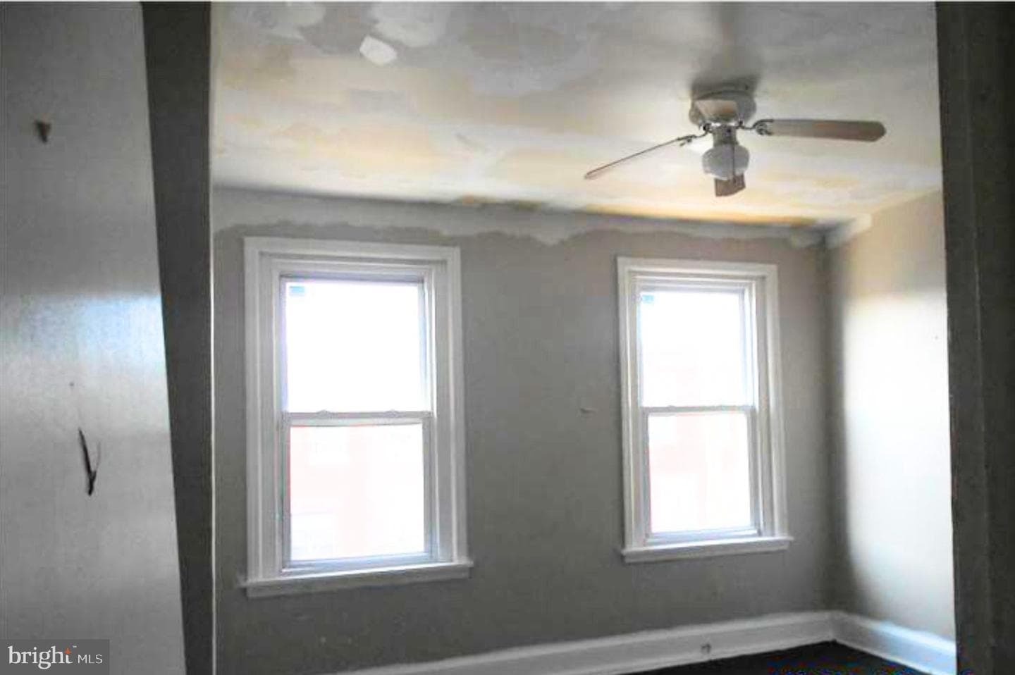 1825 E Albert Street photo 2