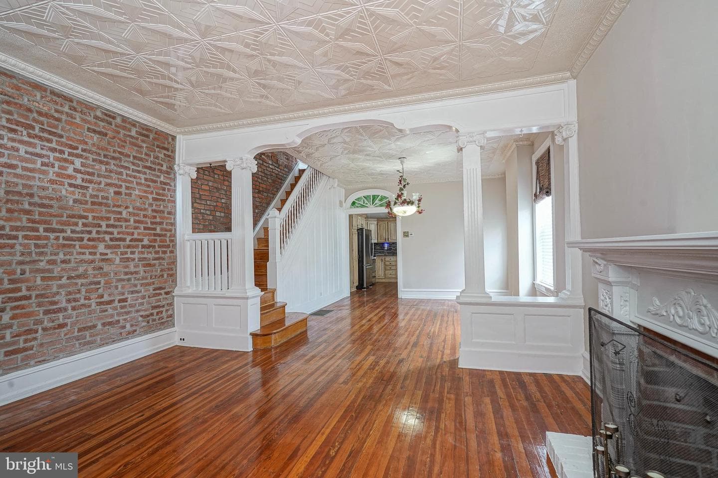 576 Hermitage Street photo 10