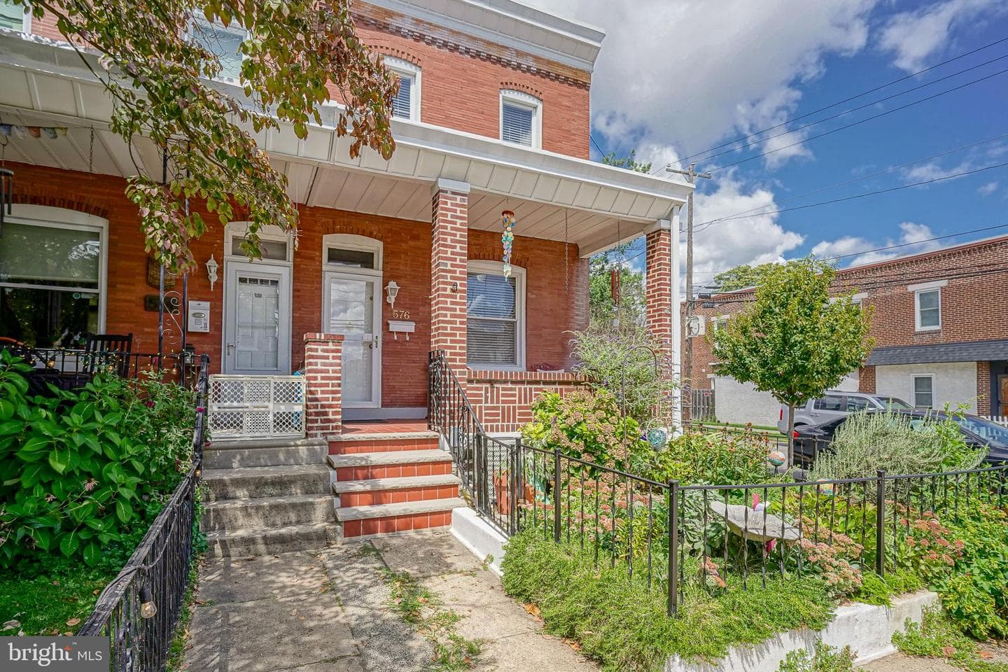 576 Hermitage Street photo 3