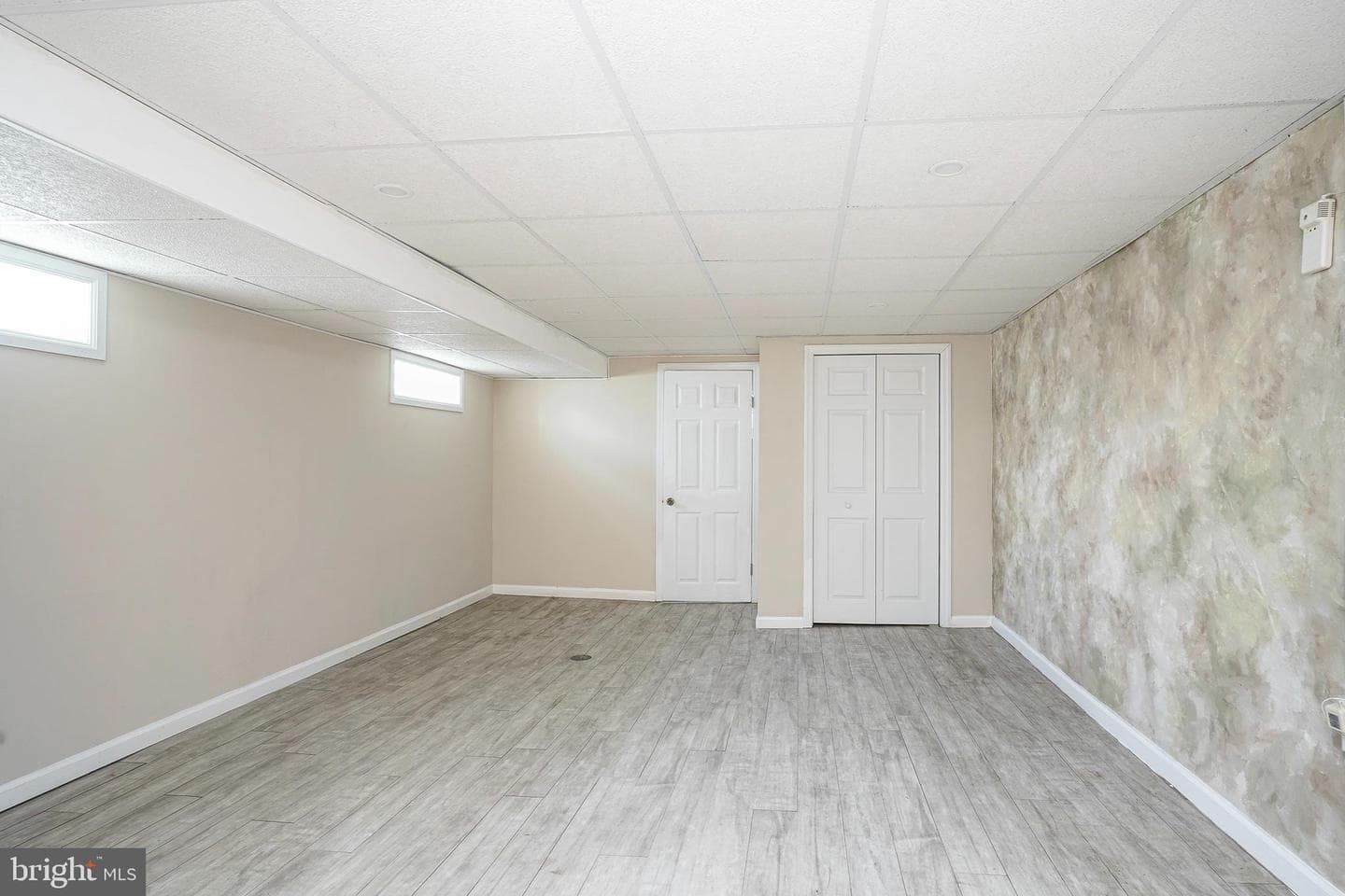 576 Hermitage Street photo 45