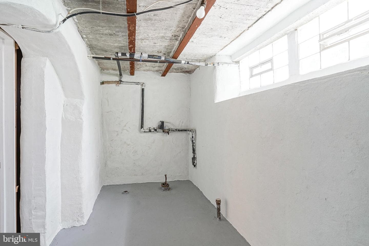576 Hermitage Street photo 48