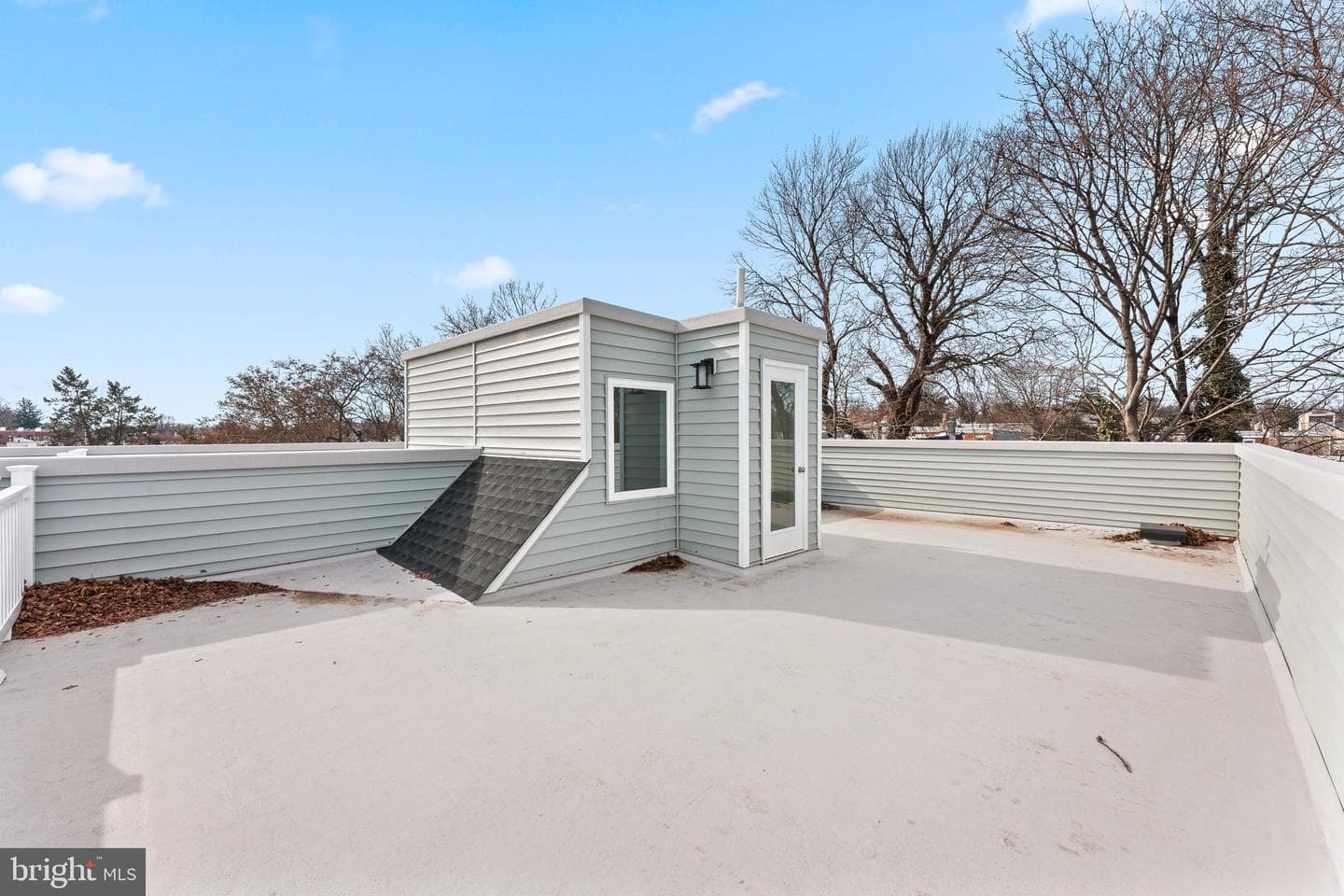 257 E Sharpnack Street photo 40