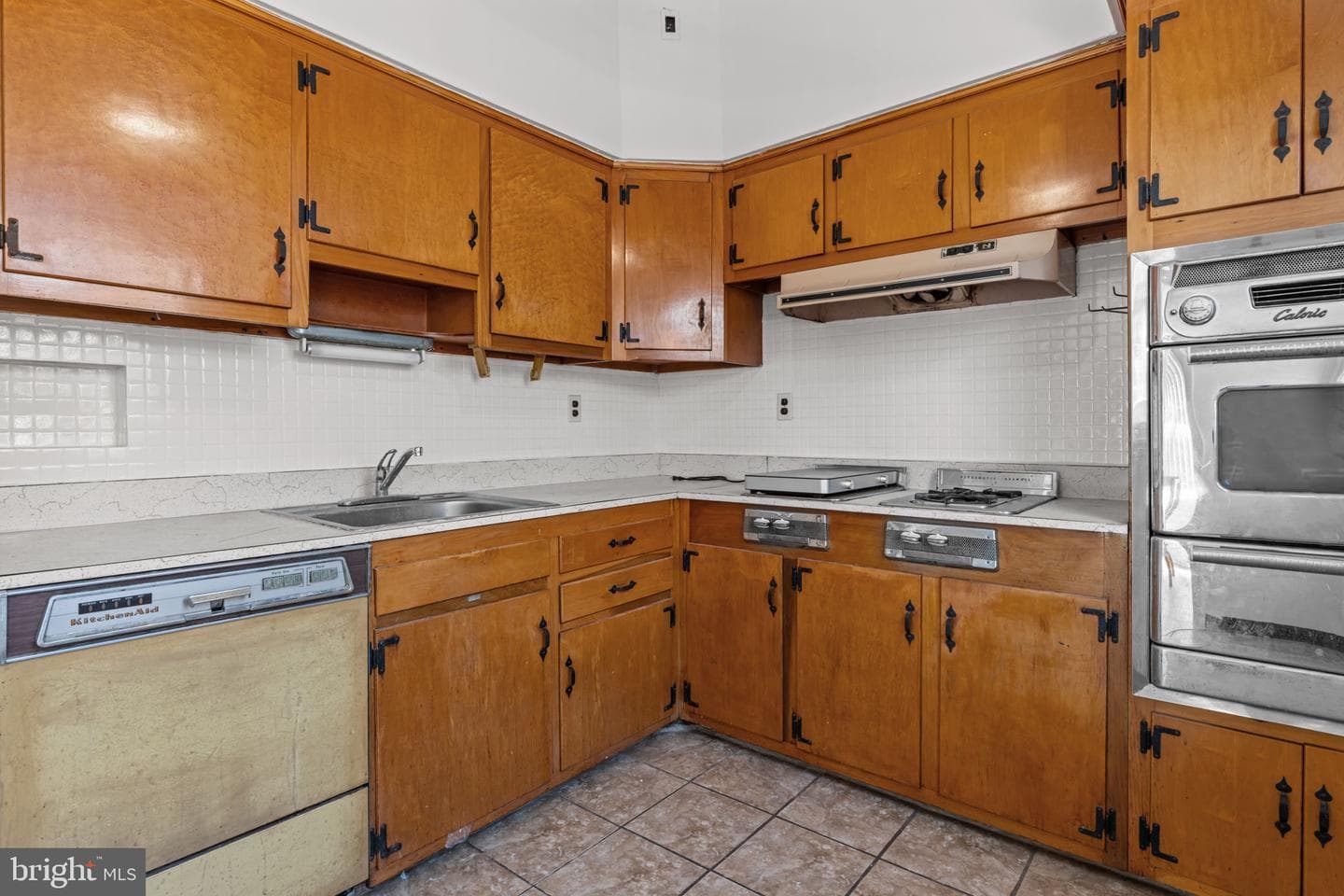 8614 Agusta Street photo 11