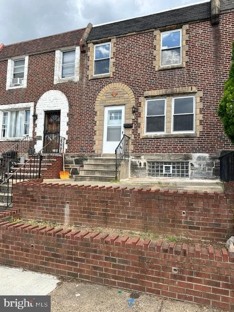 4121 I Street photo 1