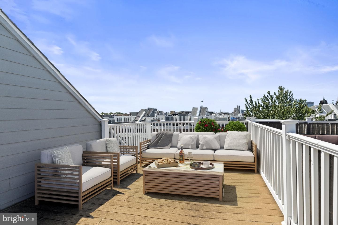 1011 S Dorrance Street photo 31