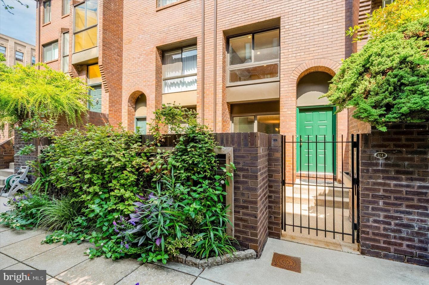 2201 N Arch Street #114 photo 1