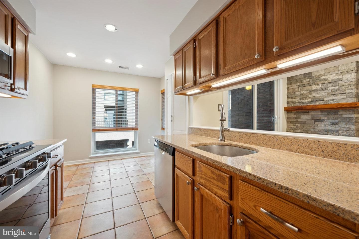 2201 N Arch Street #114 photo 15