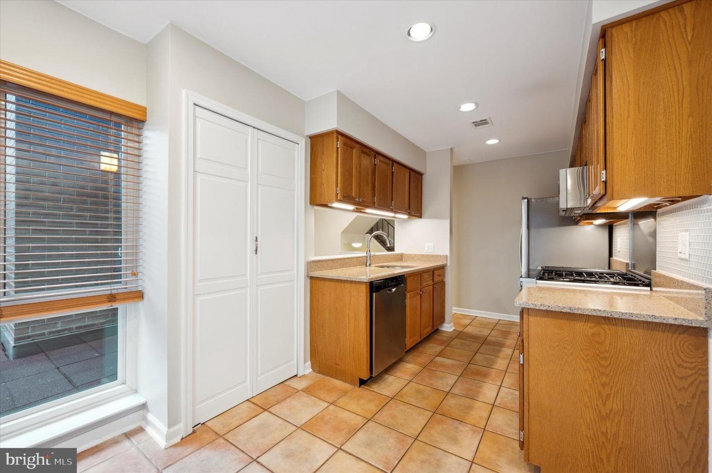 2201 N Arch Street #114 photo 16