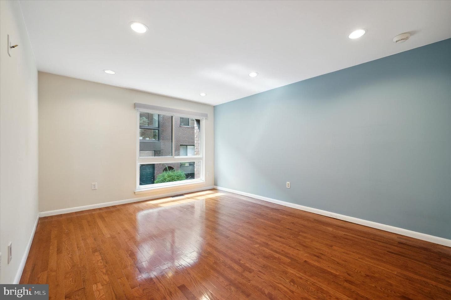 2201 N Arch Street #114 photo 19