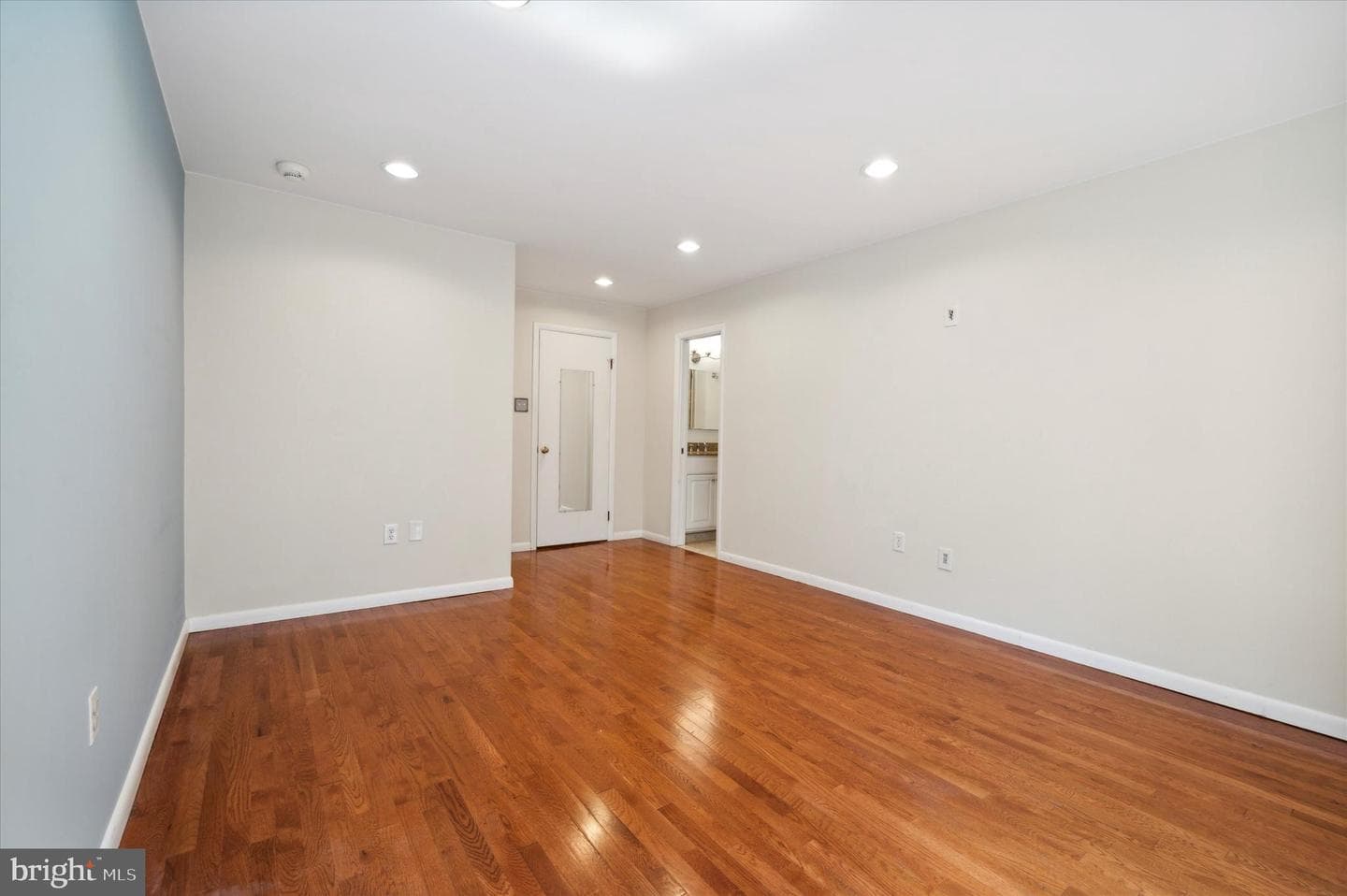 2201 N Arch Street #114 photo 20
