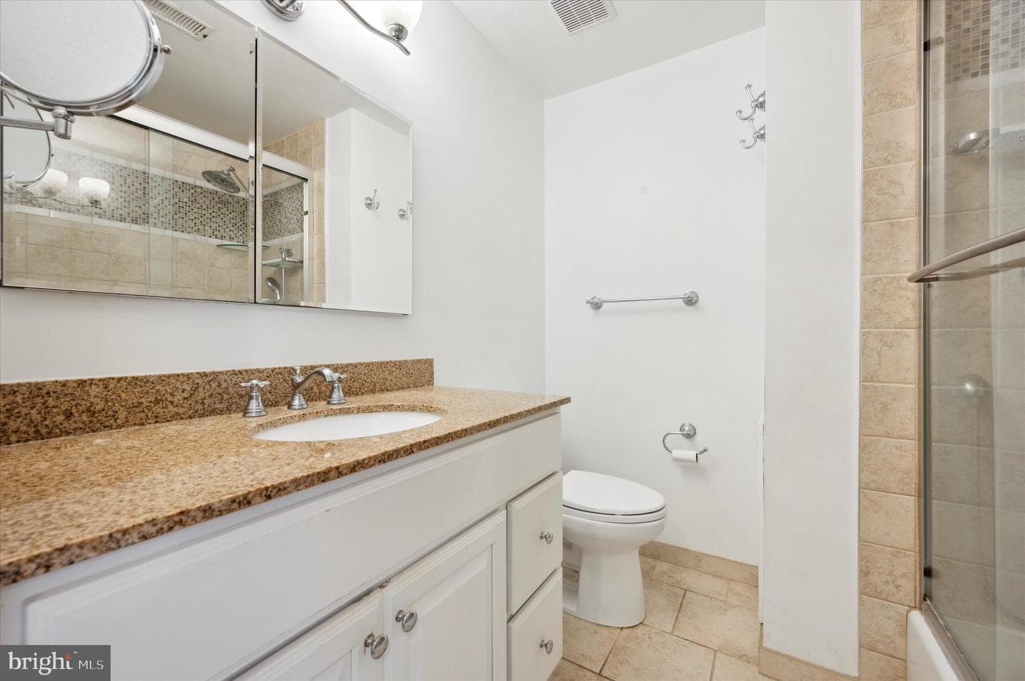 2201 N Arch Street #114 photo 21