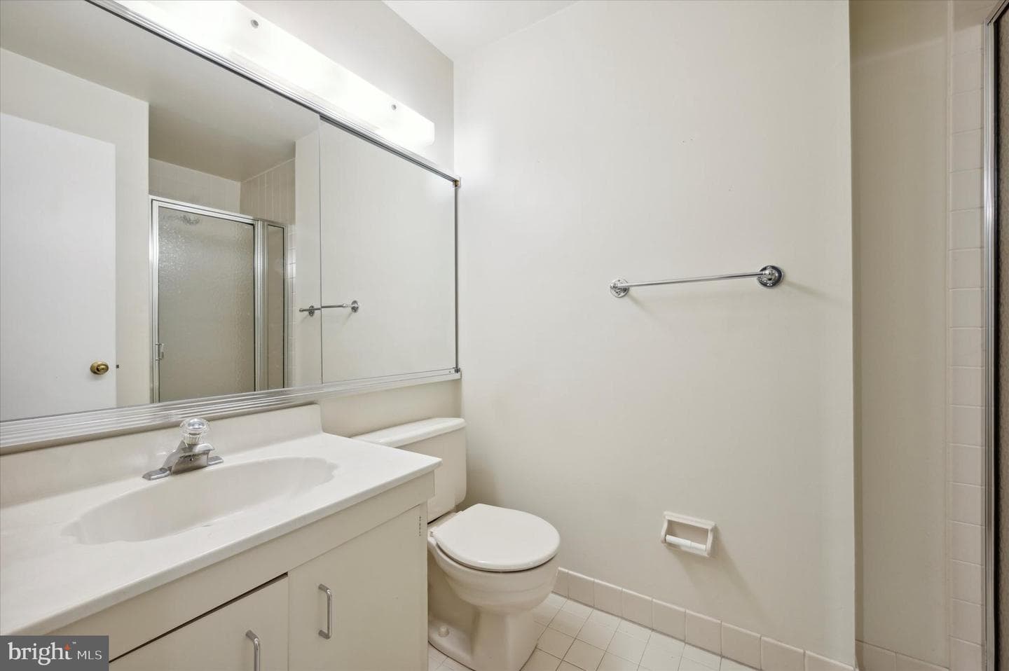2201 N Arch Street #114 photo 22