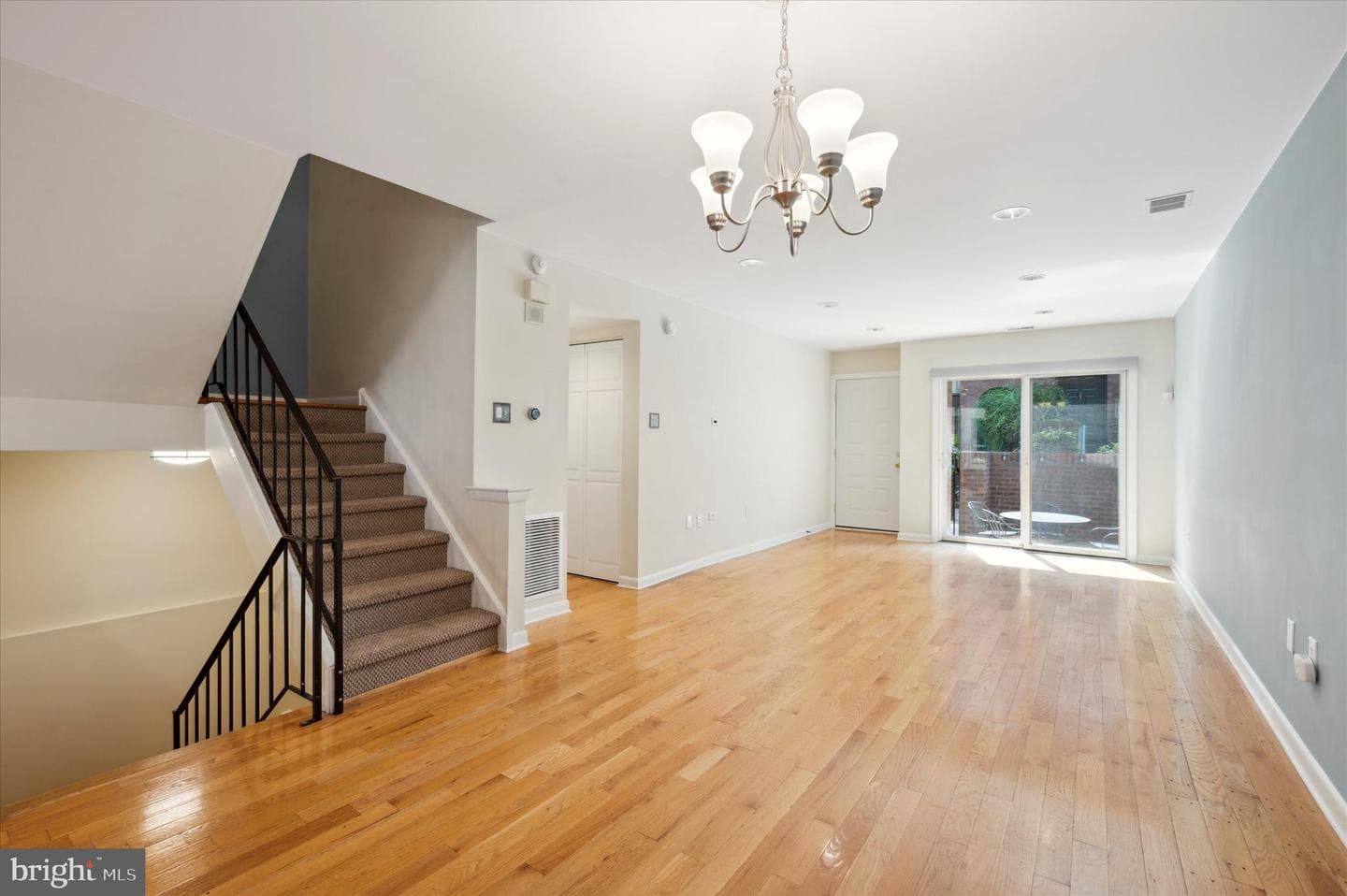 2201 N Arch Street #114 photo 4