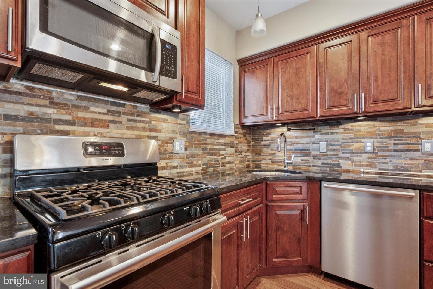 2137 Federal Street photo 9