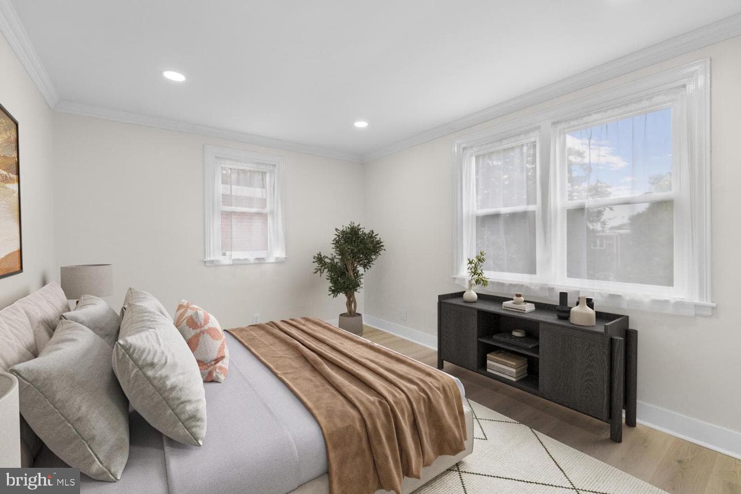 1051 E Vernon Road photo 12