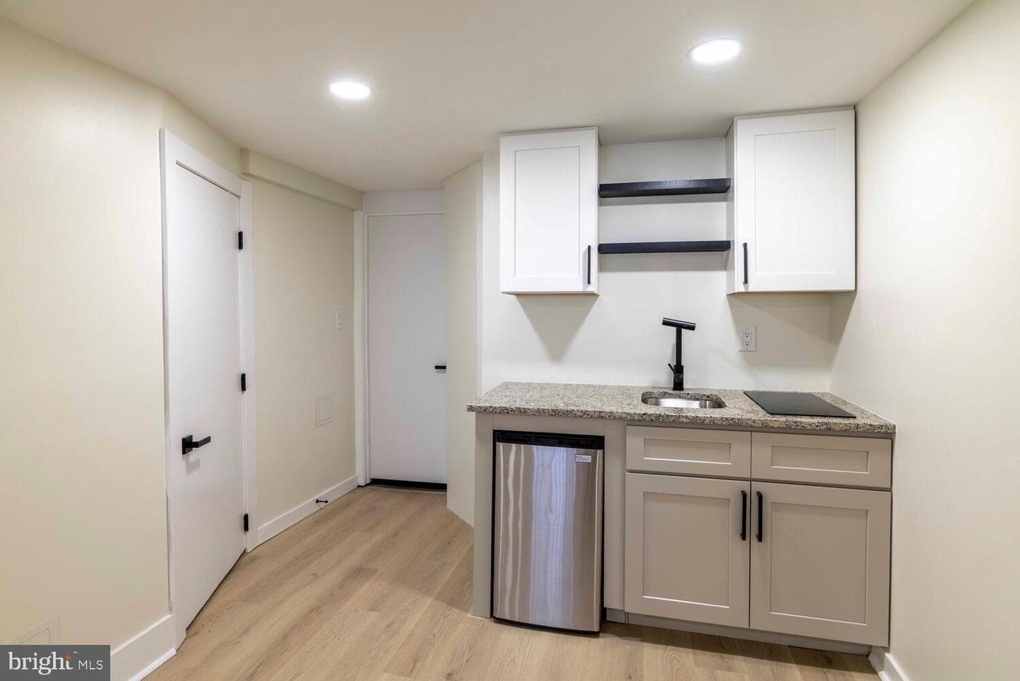 1051 E Vernon Road photo 38