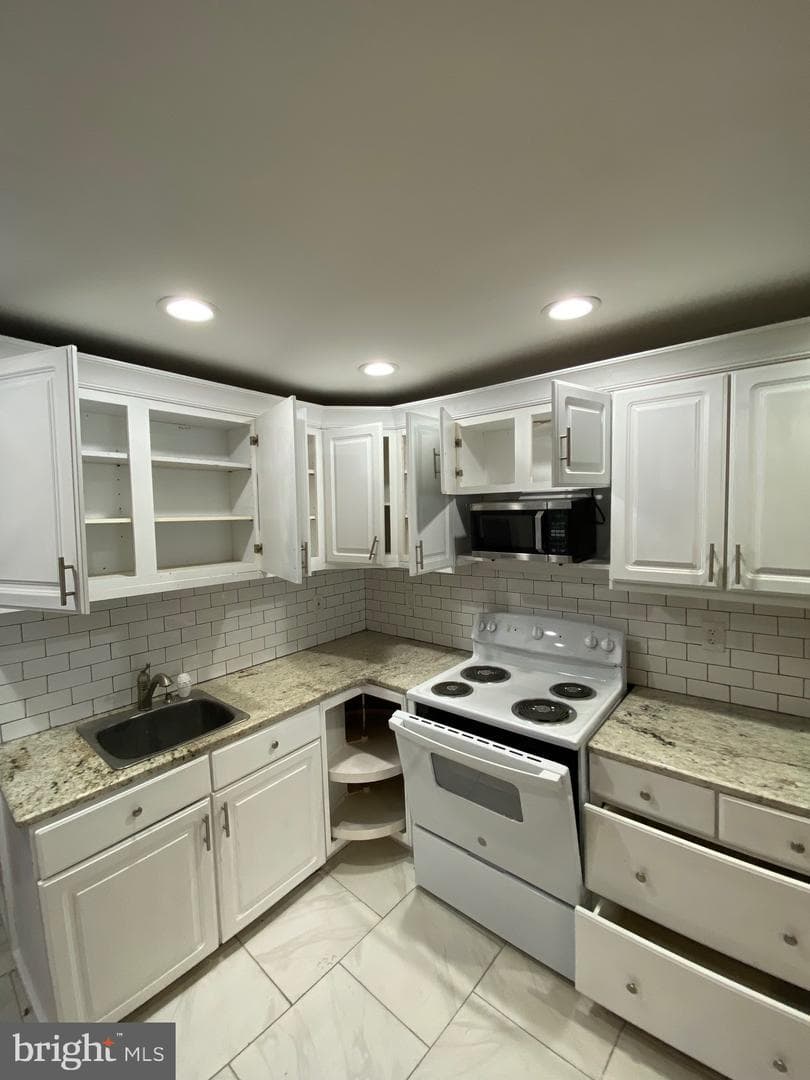 2550 N Gratz Street photo 5