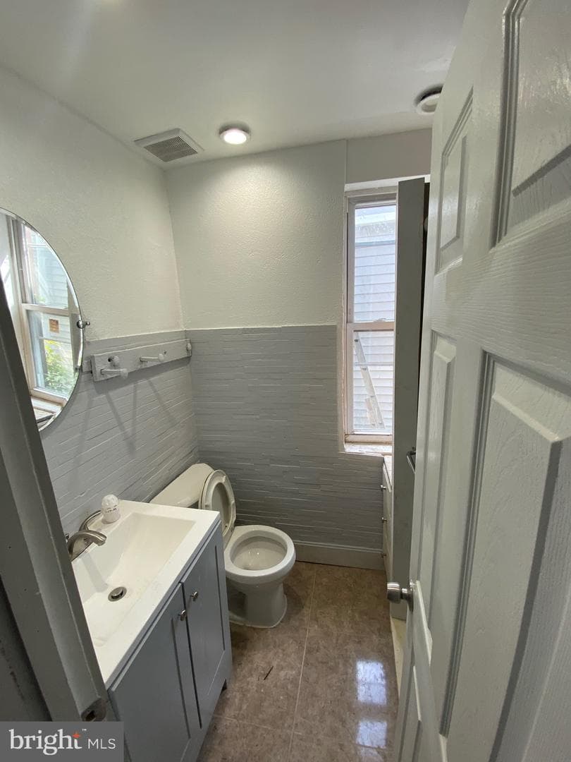 2550 N Gratz Street photo 9