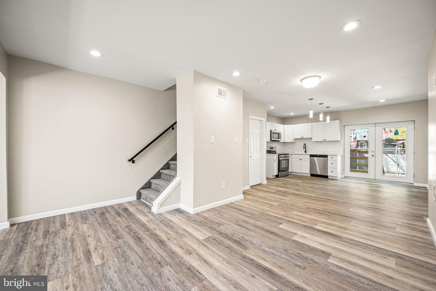 7147 Guyer Avenue photo 6