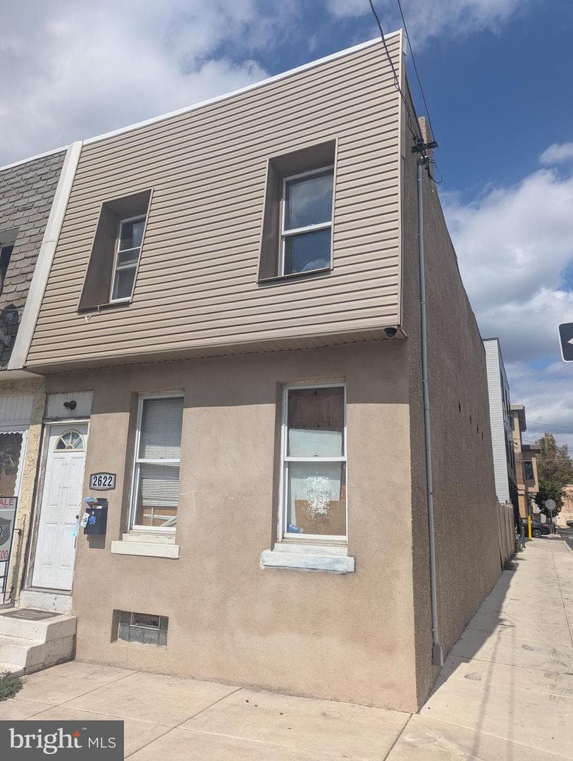 2622 Almond St photo 1