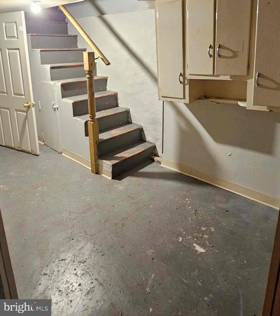 164 W Clarkson Avenue photo 6