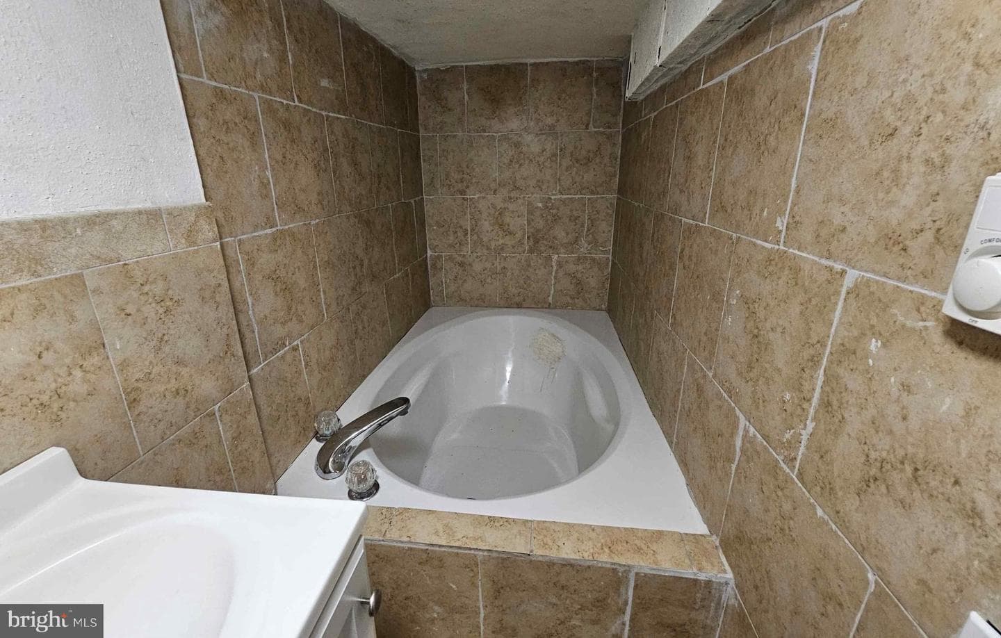 164 W Clarkson Avenue photo 7