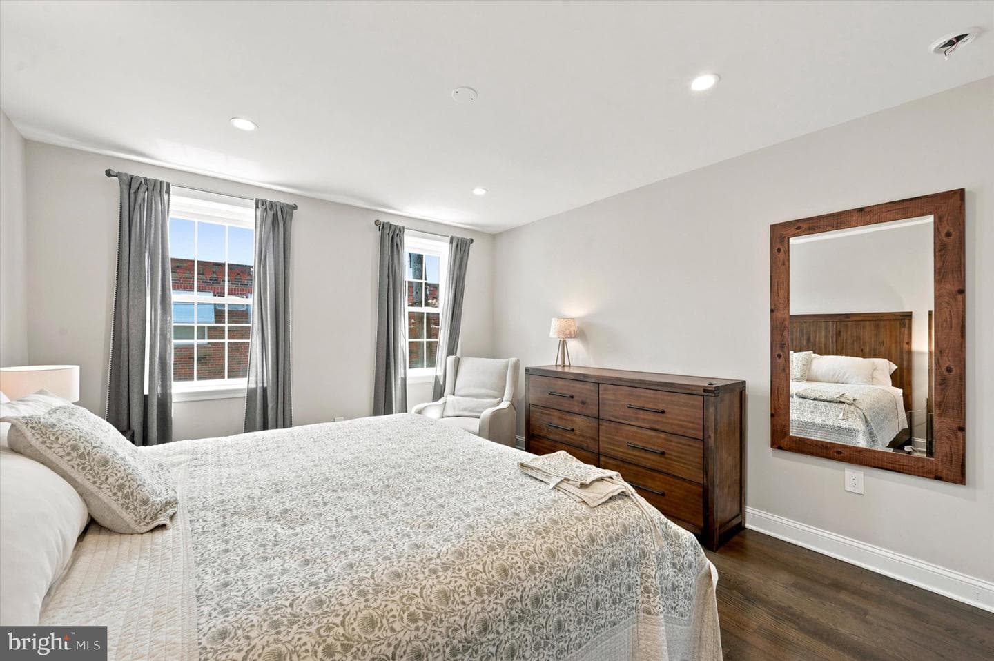 1634 S Clarion Street photo 15