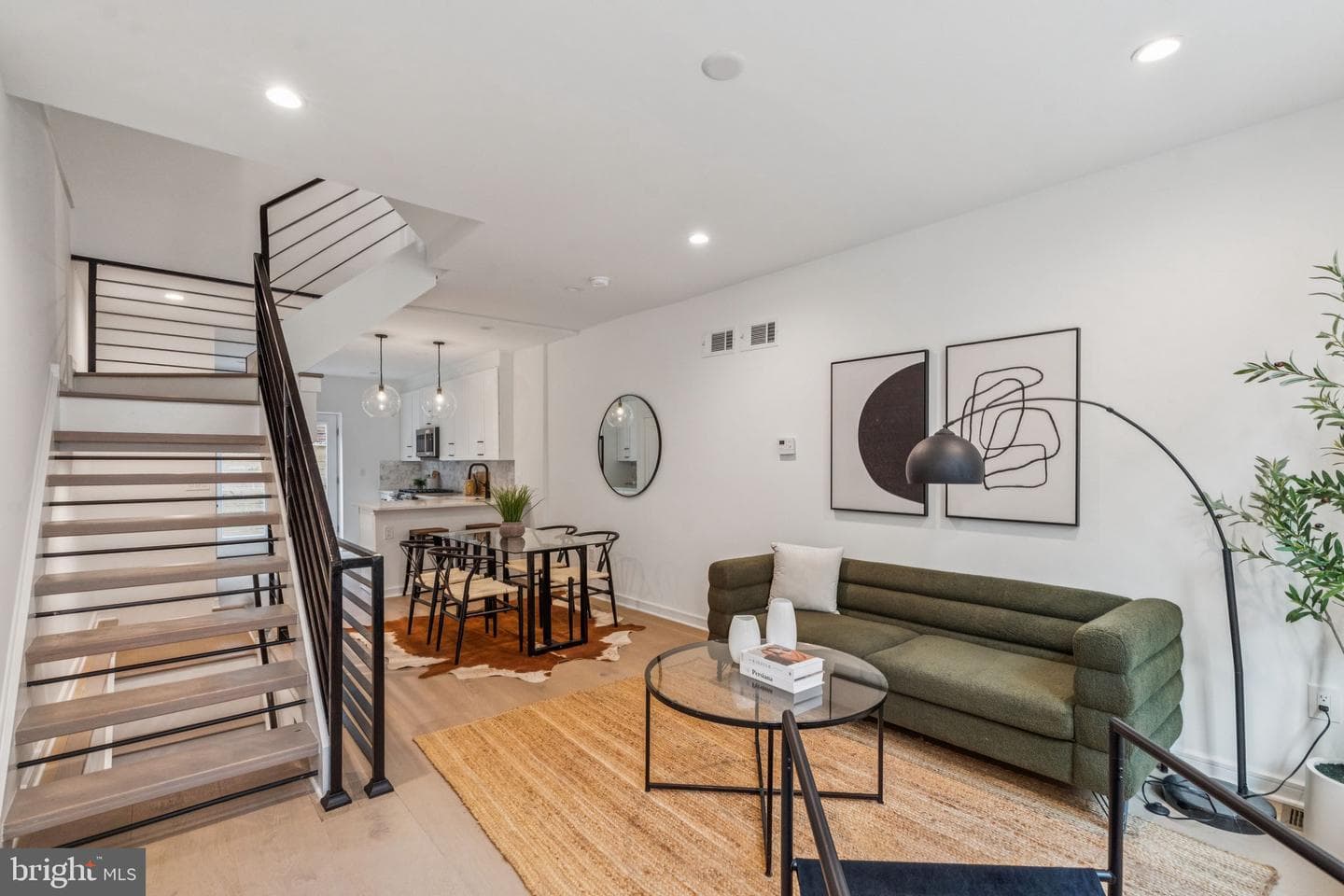 1106 Titan Street photo 2