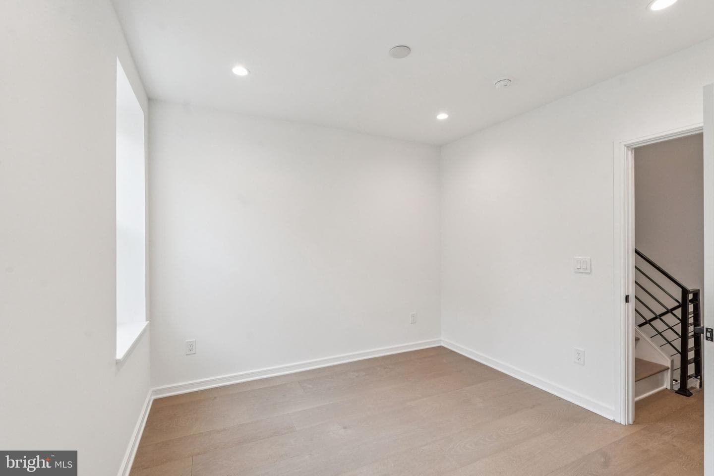 1106 Titan Street photo 20