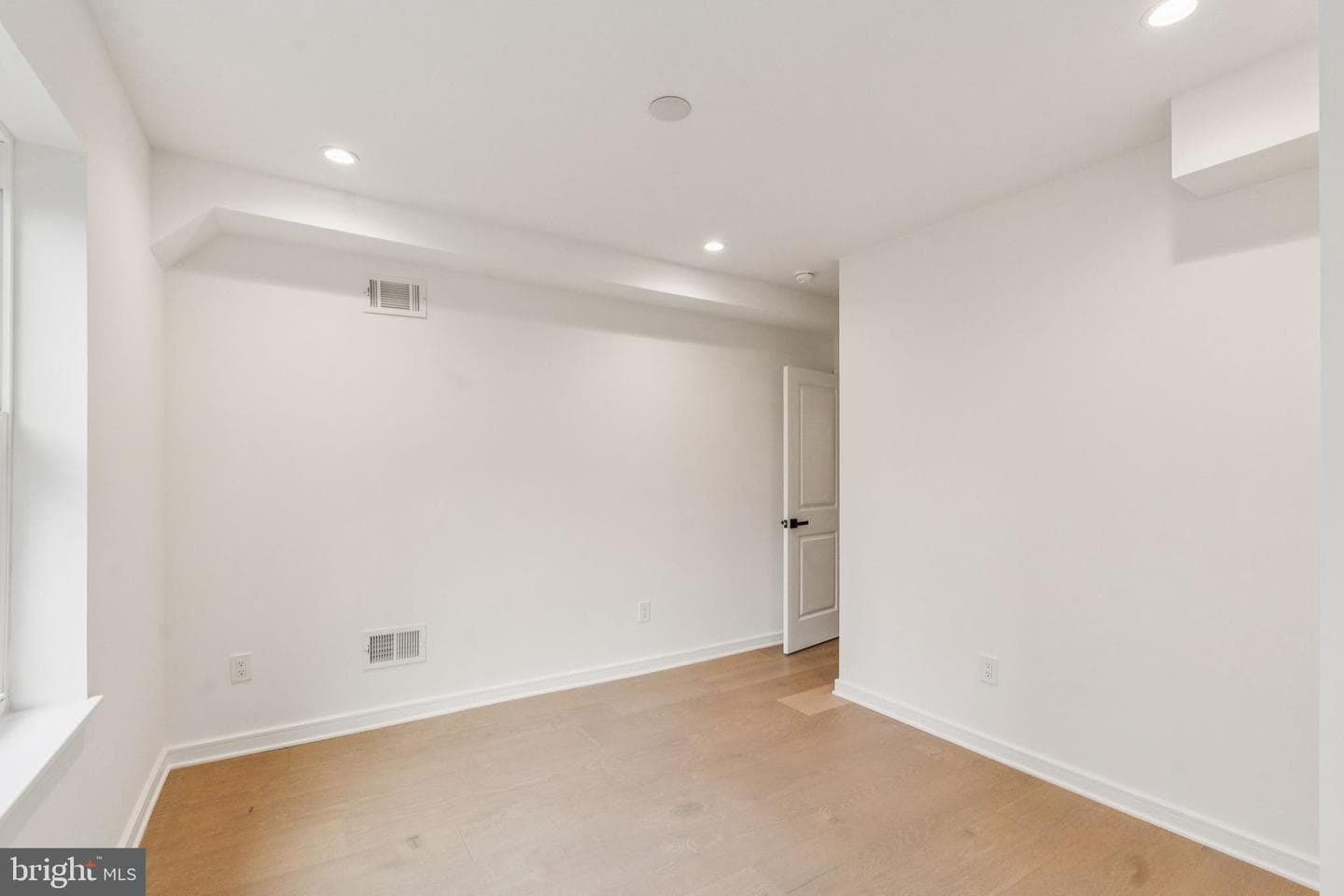 1106 Titan Street photo 24